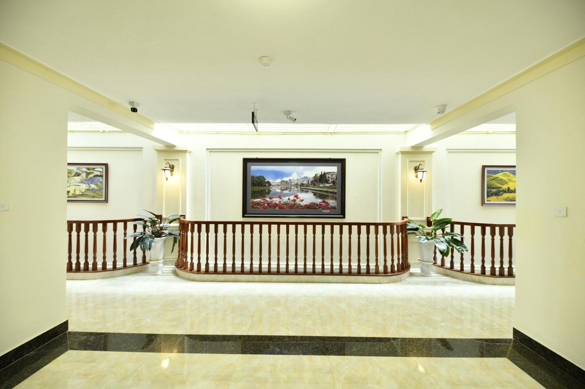 Sapa Symphony Hotel Bagian luar foto
